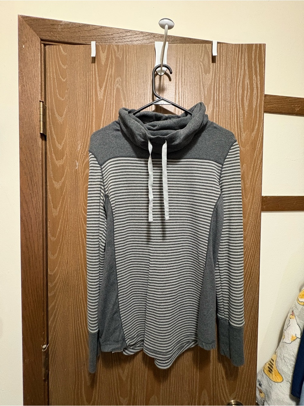Eddie Bauer Outdoor Striped Cowl Neck Pullover Sweater Top Gray White L